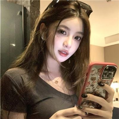看她轻轻的飞起